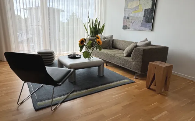 Gorgeous Modern 2 bedroom Apartment With Balcony Near City Harbour