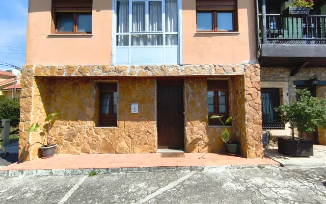 Casa rural com um toque rústico. No meio da natureza. Vista para a...