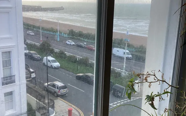 Wunderschöne Wohnung direkt am Meer gegenüber dem Nacktbadestrand und...