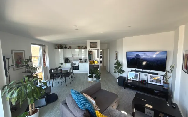 Amazing sunny flat! Big double bedroom in Harlesden