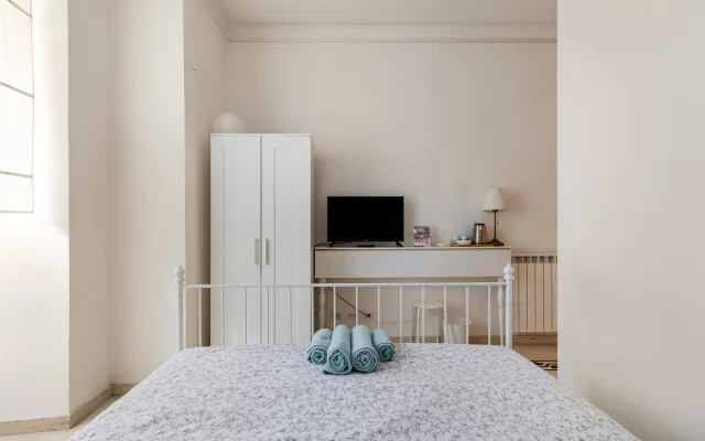 WHITE habitación doble con baño privado a poca distancia del Vaticano