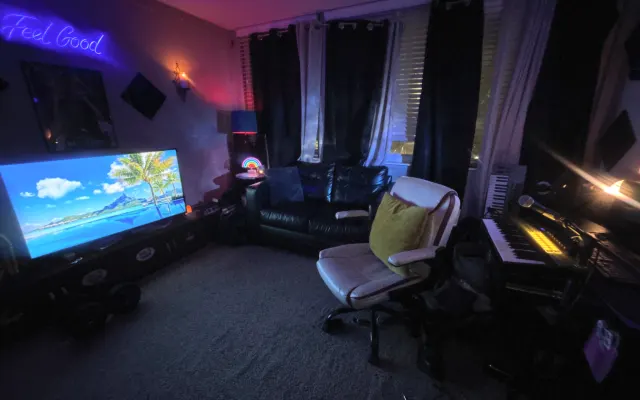 Estúdio/sala de música, casa de banho completa, ginásio, lavandaria A...