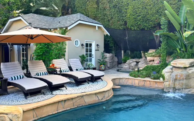 The Fairfax Bungalow - Piscina privada + Jacuzzi em West Hollywood