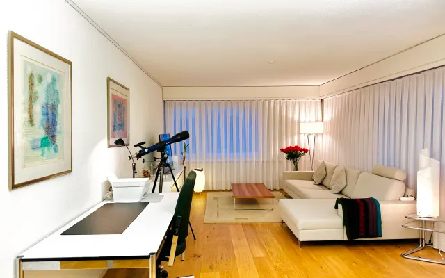 1 Bedroom accommodation with shared amenities.