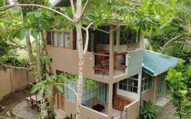 Casa Firefly Puerto Viejo – Cozy Home by the Sea & Jungle