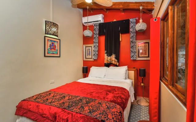 Chambre en velours noir : Notre chambre la plus sexy ! Venez découvrir
