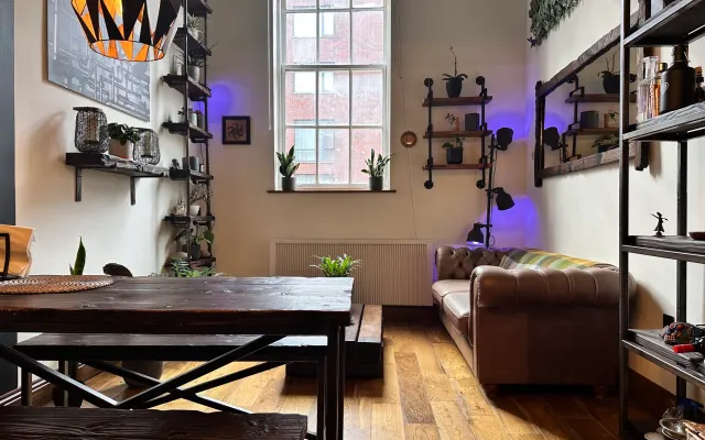 Modernes Appartment in einer Umgebung aus dem 18.