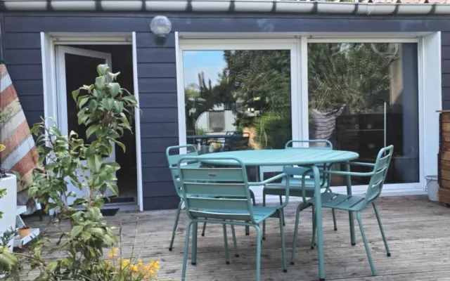 Schöne Wohnung auf einer Ebene 400m vom Strand und der Stadt entfernt