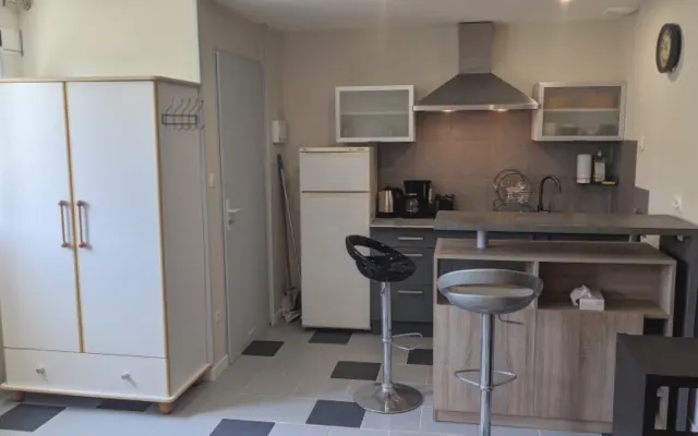 Studio 1 km from Avignon's historic center