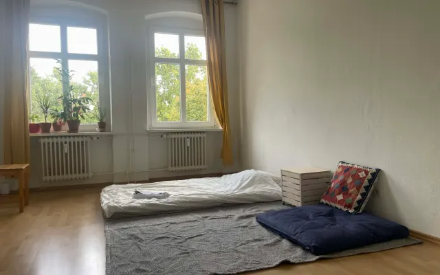 Appartamento all'ultimo piano, nel centro di Kreuzberg (Grimmstr.)