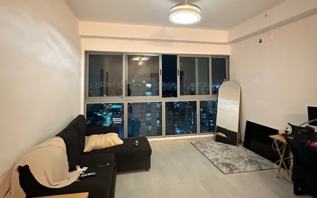 Cuarto privado en amplio apartamento en el centro de Panamá
