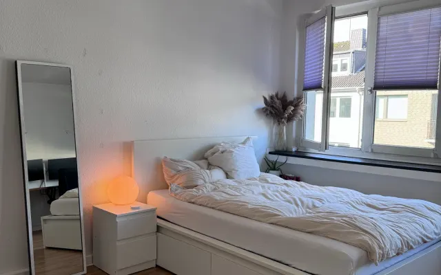 hellgeräumige 1-Zimmer Wohnung. Sehr gute Verkehrsverbindung