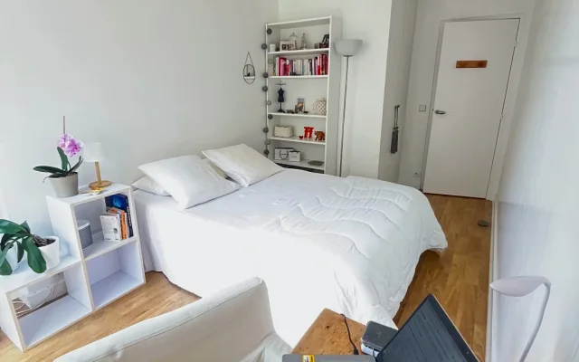 Room in apartment with private bathroom