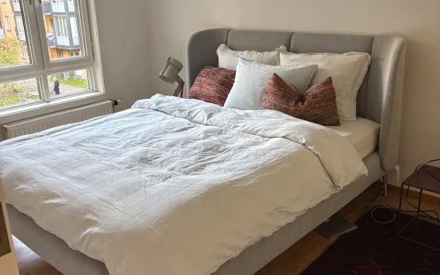Quiet and central - Large bed - Breakfast included