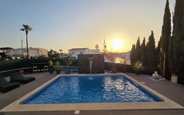 Fantastica villa privata con piscina, tra Olhos dÁgua e Vilamoura.