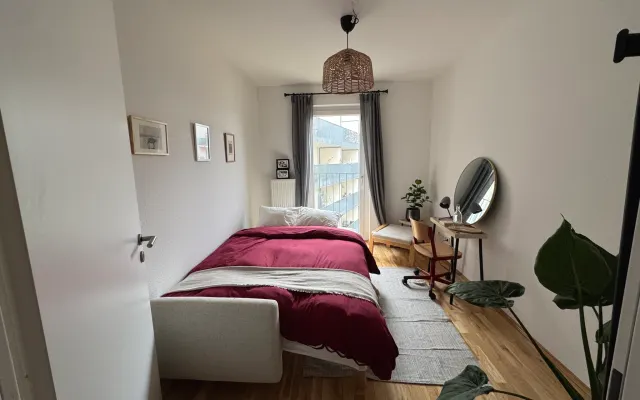 Cozy private room right by the Messe