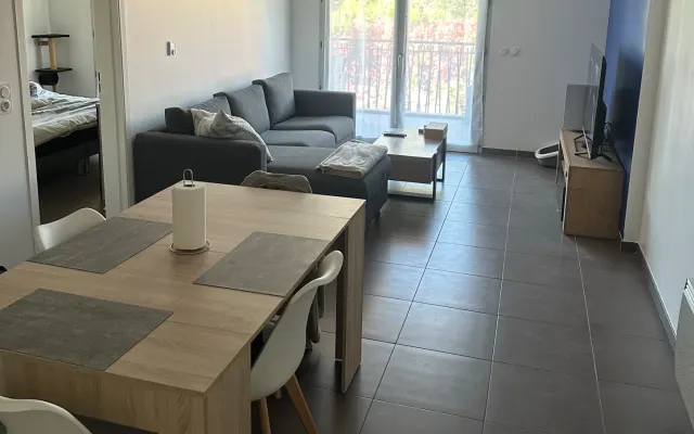 Piso con balcón a compartir