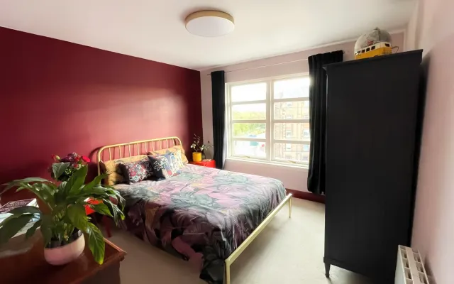 Bright & Spacious En-Suite Double Room by the Seaside