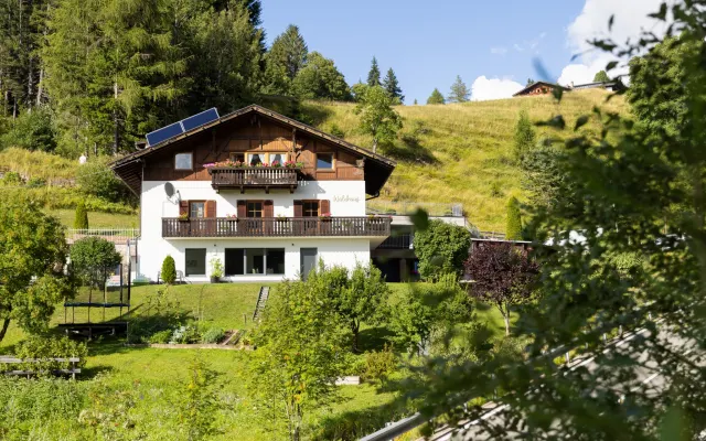 Beautiful spacious vacation apartment in the countryside, close to a...