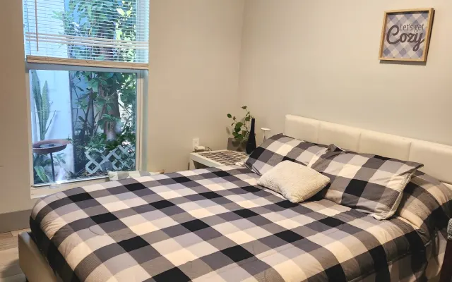 Dormitorio y baño privados cerca del aeropuerto MIA / Art & Design...