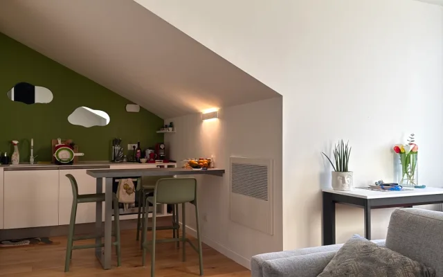 Cozy Private Room in a Bright Modern Apartment