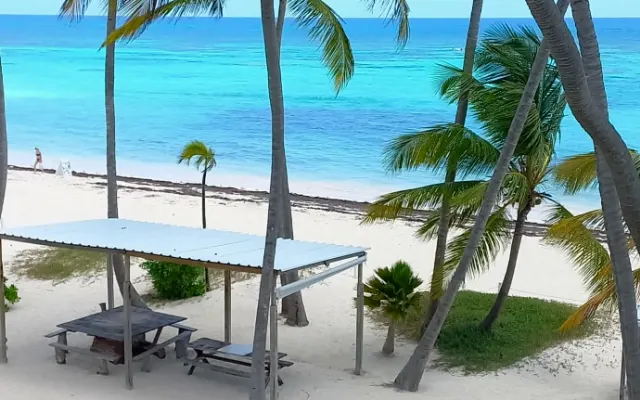 Chambre à l'intérieur de la plage ! Appartement réservé aux adultes.
