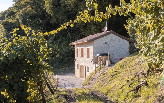 Casa Capitania, elegant accommodation located in the Prosecco Hills