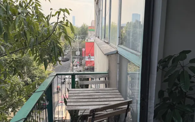 Beautiful, well-located apartment with a lovely balcony