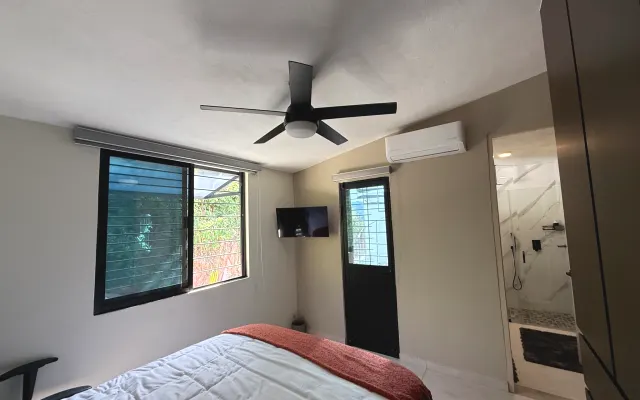 Chambre nue n° 1 dans une nouvelle maison confortable