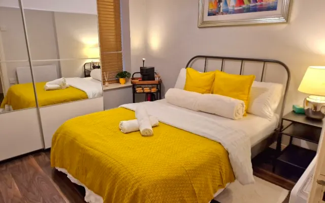Quarto acolhedor mesmo no coração do centro da cidade