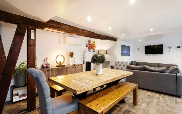 70m2 duplex on Paris rooftops