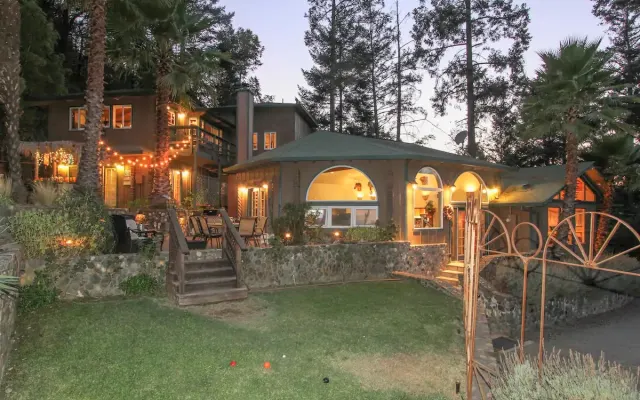 Alexander Valley Lodge avec piscine, jacuzzi, Tiki Bar, cascade sur 54