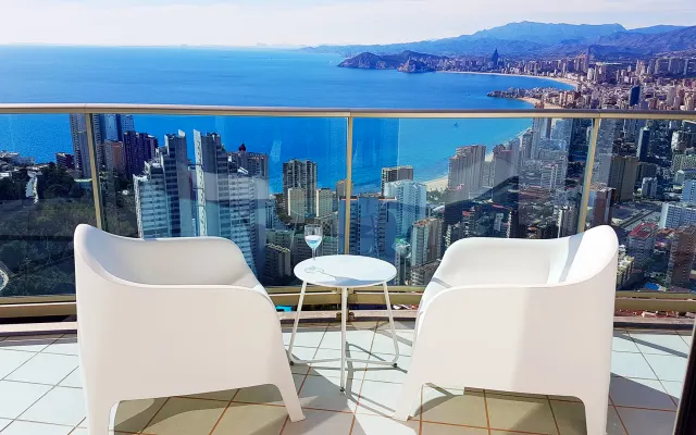 40ème étage - Appartement avec terrasse privée et vue sur la mer