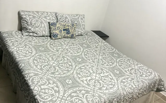 Comfortable kingsize room