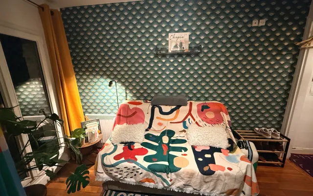 Studio Ménilmontant, in der Nähe von Einkaufsmöglichkeiten und Metro...