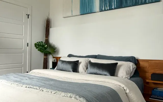 Cute and cozy private room in beautiful Draper.
