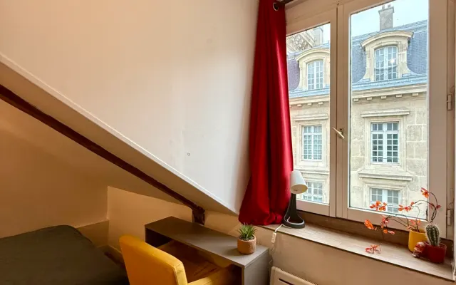 Gemütliches Dachgeschosszimmer im Herzen von Paris