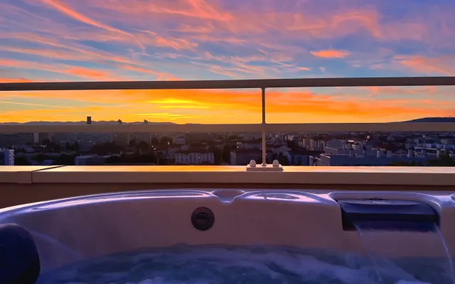Zimmer - jacuzzi mit Blick auf Lyon - 2
