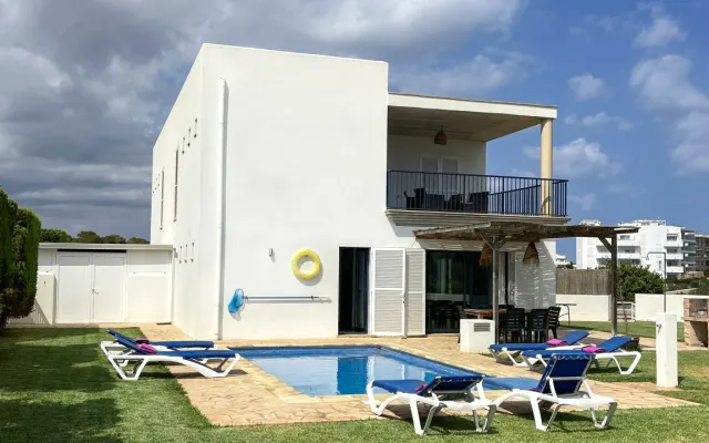Villa indépendante Magdalena près du port de plaisance avec piscine...
