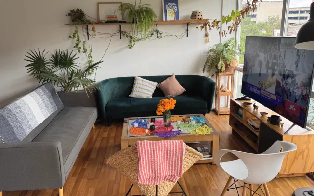 Appartement lumineux et spacieux près du quartier gay