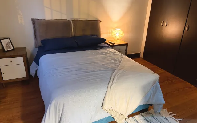 Chambre avec salle de bain privée dans une zone touristique
