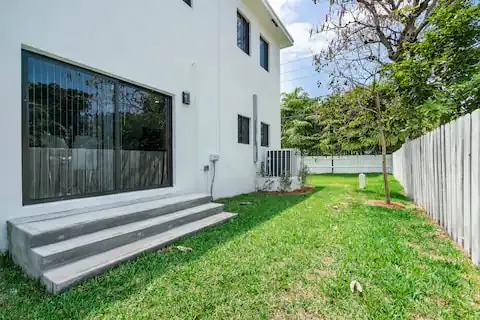 Casa a schiera di nuova costruzione vicino a Wilton Manors