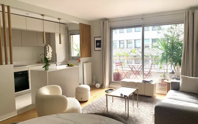 Schöne Wohnung im Stadtzentrum, in der Nähe des Port de l'Arsenal.