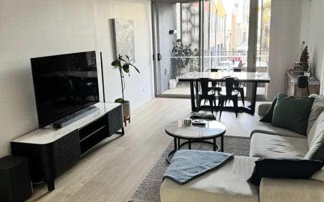 Modern furnished apartment in Rosebery