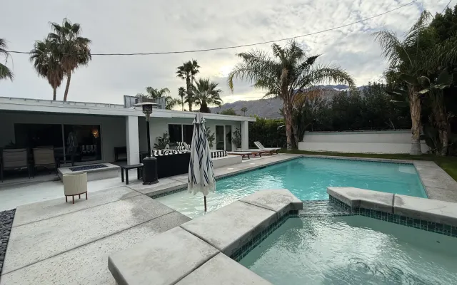 ULTRA Private Mid Century 4 bedroom Sexy House