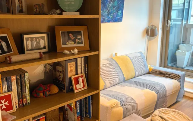 Bright & Stylish Apartment in North East London | 3-Minute Walk to Tub