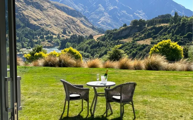 Luxuriöse, private Suite mit Dampfbad und Aussicht