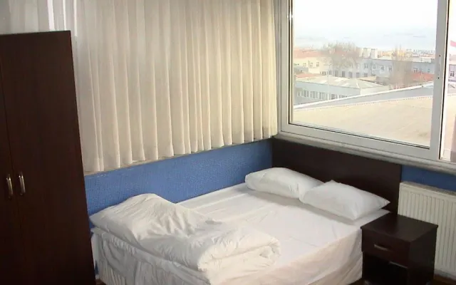 Family-Friendly Stay with Sea View Rooms, Cozy Atmosphere