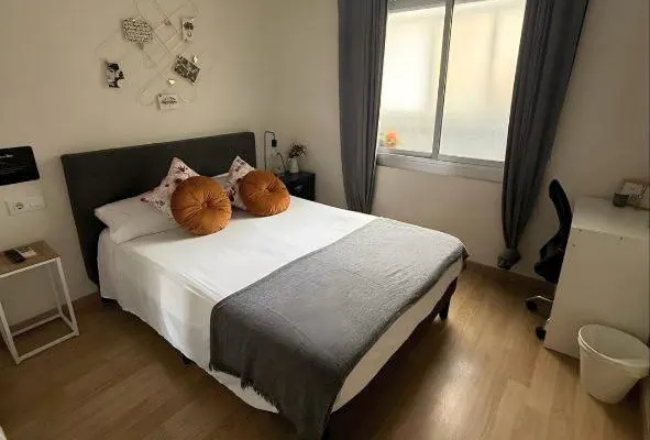 Habitación Privada con TV, AC, Calefacción, Wifi!