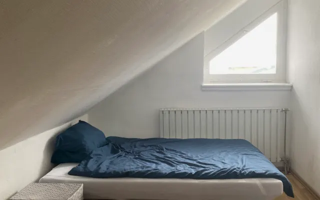 Chambre spacieuse disponible à Budapest près du centre.